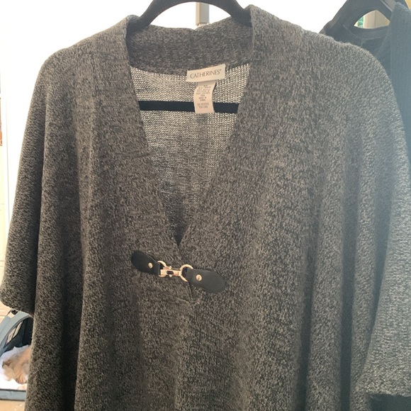 Catherines beautiful equestrian detail gray and black poncho top 5 x. NWOT - Picture 3 of 11